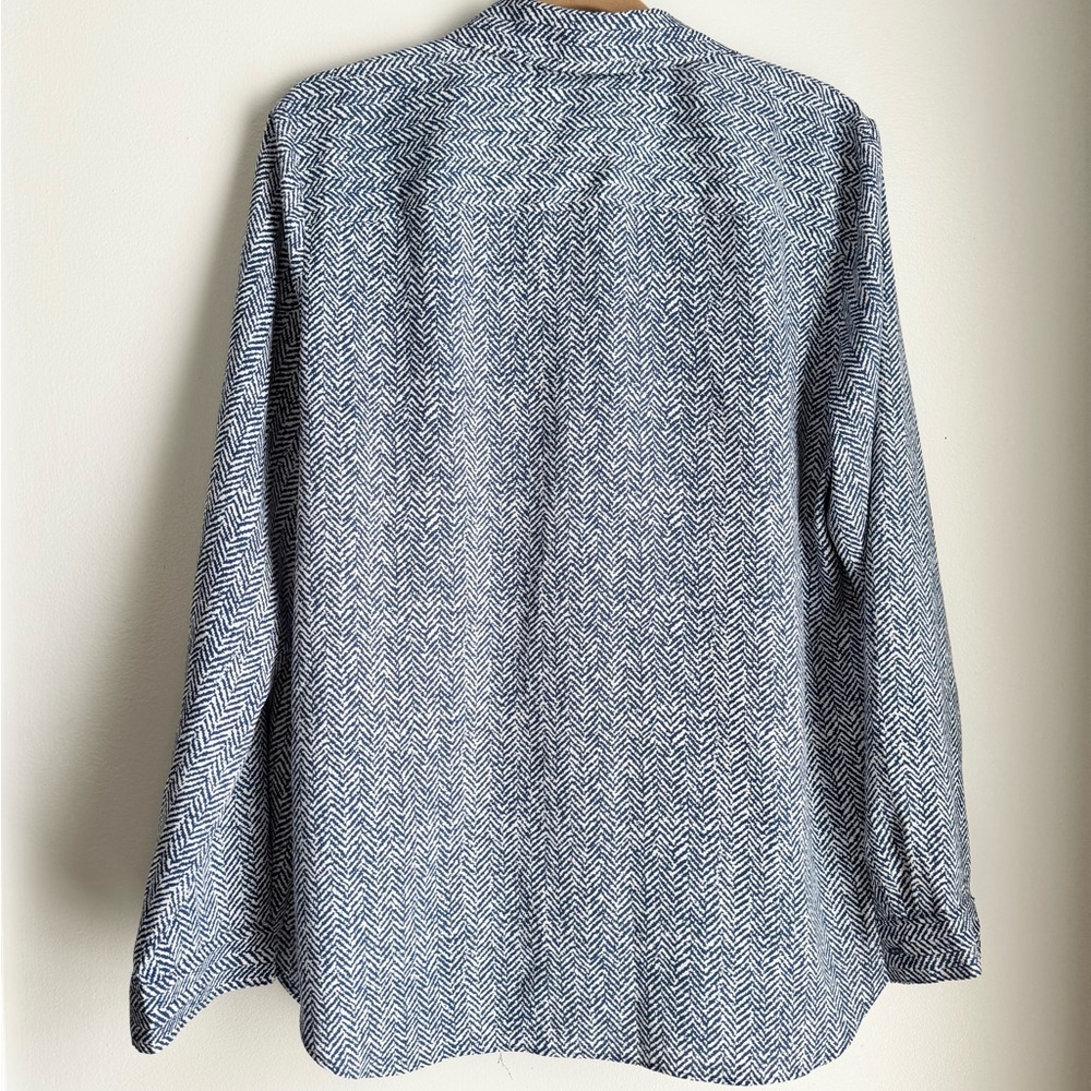Chevron Pattern Button-Up Shirt - Picture 2 of 2